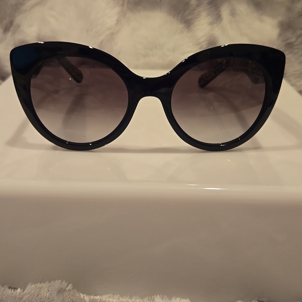 Salvatore Ferragamo Black Cat-Eye Sunglasses Brand New In Case - Picture 4 of 12